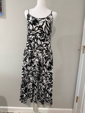 LOFT Black & White Tropical-Print Sundress